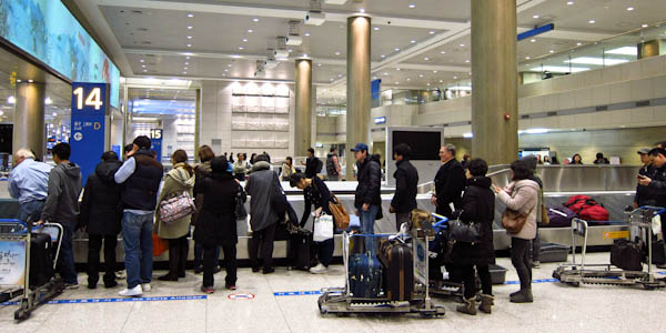 baggage_claim_at_incheon_international_a