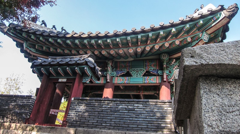 Beautiful gate artwork of Sukjeongmun