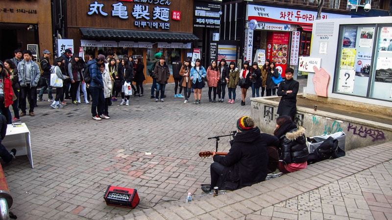 Free streetside performance in the Hongdae area