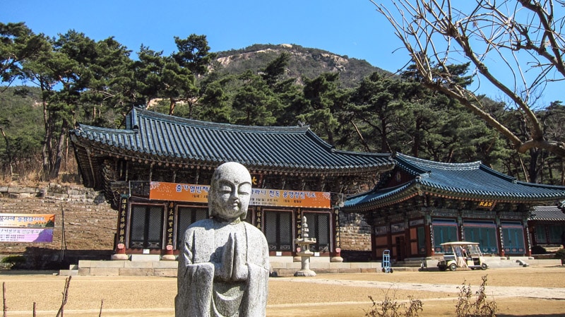 Jingwansa, one of the many temples found dotted around Bukhansan National park