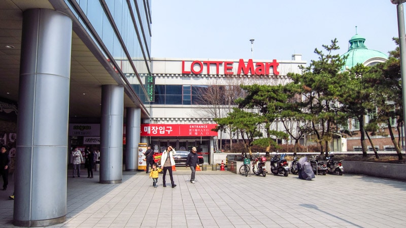Lotte Mart at Seoul Station