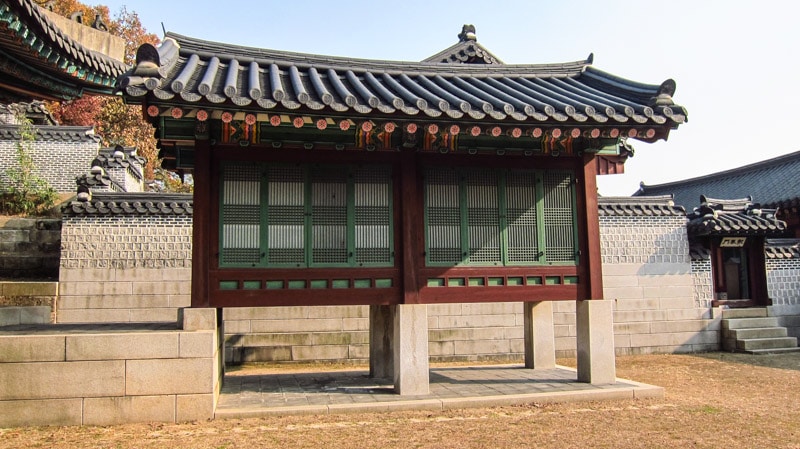 Naechaldang, located on the right side of Seonwonjeon Hall at Changdeokgung in Seoul