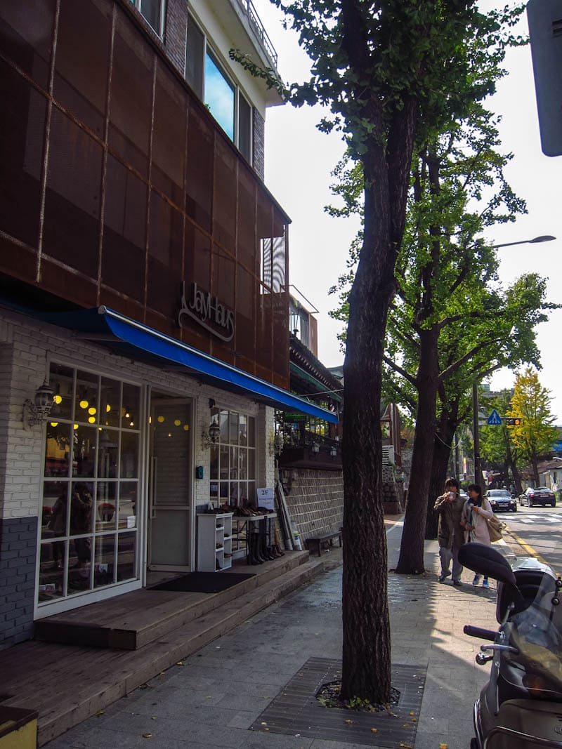 Shops on Samcheongdong-gil in Seoul