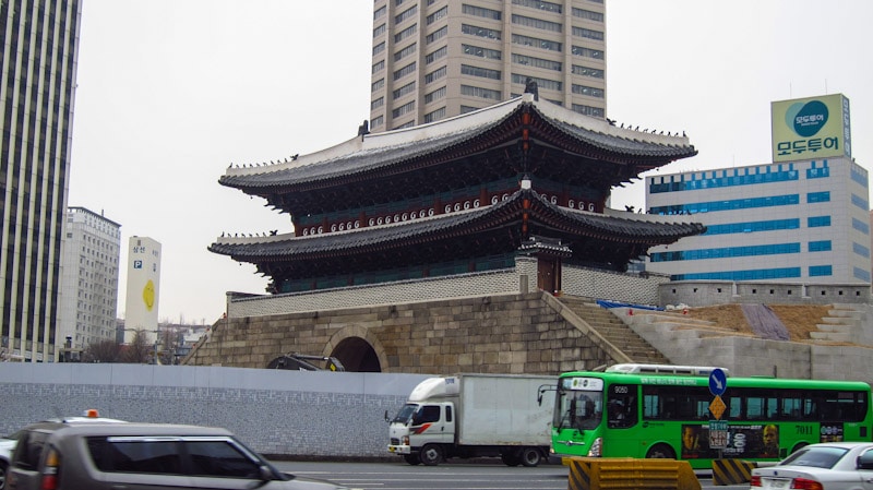 Construction on Sungnyemun Gate (Namdaemun Gate) in February 2013