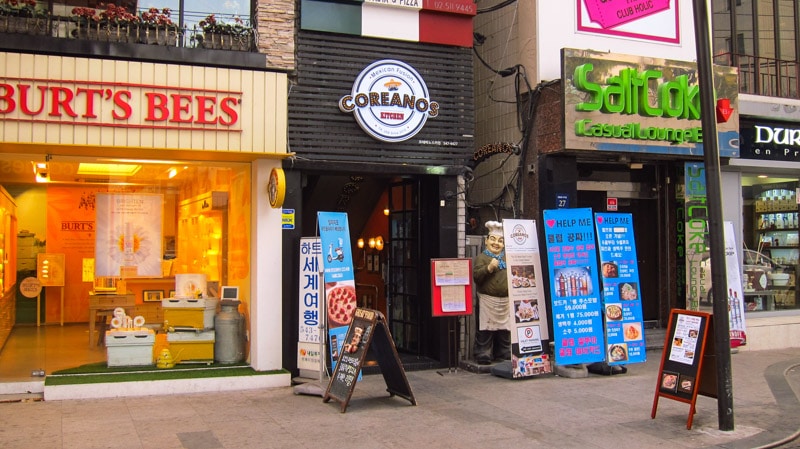 Entrance to Coreanos Kitchen in Seoul
