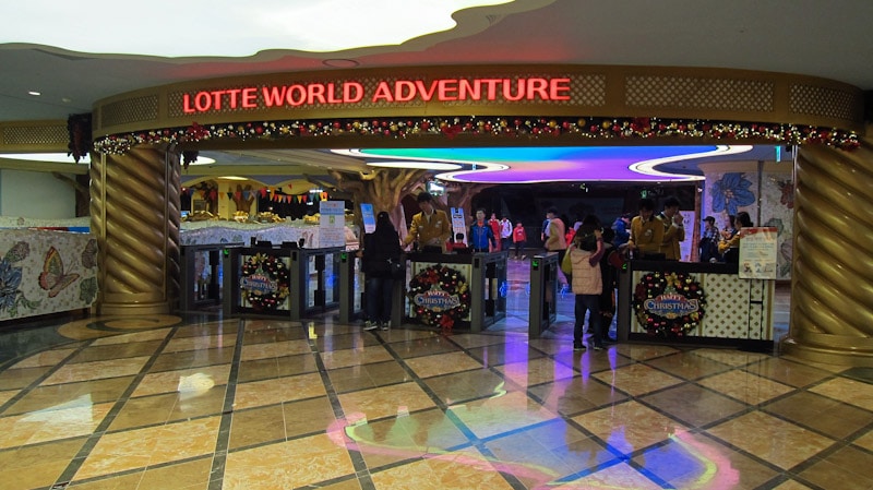 Entrance to Lotte World