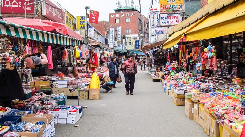 The Changsin-dong Toy Wholesale Market offers the best selection of toys in Seoul