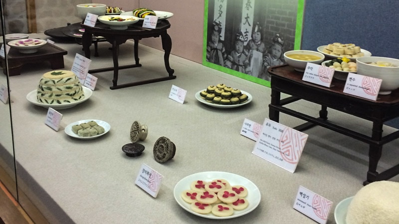Different varieties of tteok at the TTeok Museum in Seoul