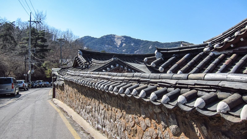 A street in the neighborhood of Buam-dong