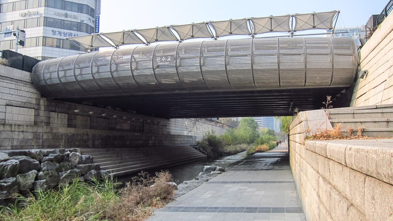 Gwansugyo Bridge crossing the Cheonggyecheon Stream in Seoul, South Korea