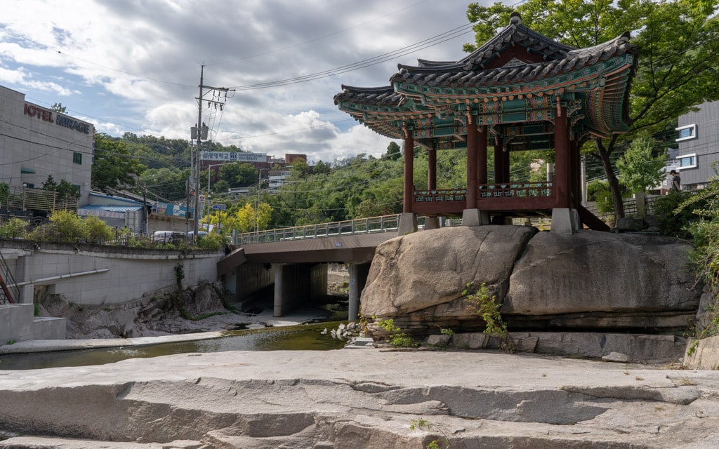 The large flat rocks in front of the pavilion were used for state ceremonies, Segeomjeong Pavilion, Seoul, Korea