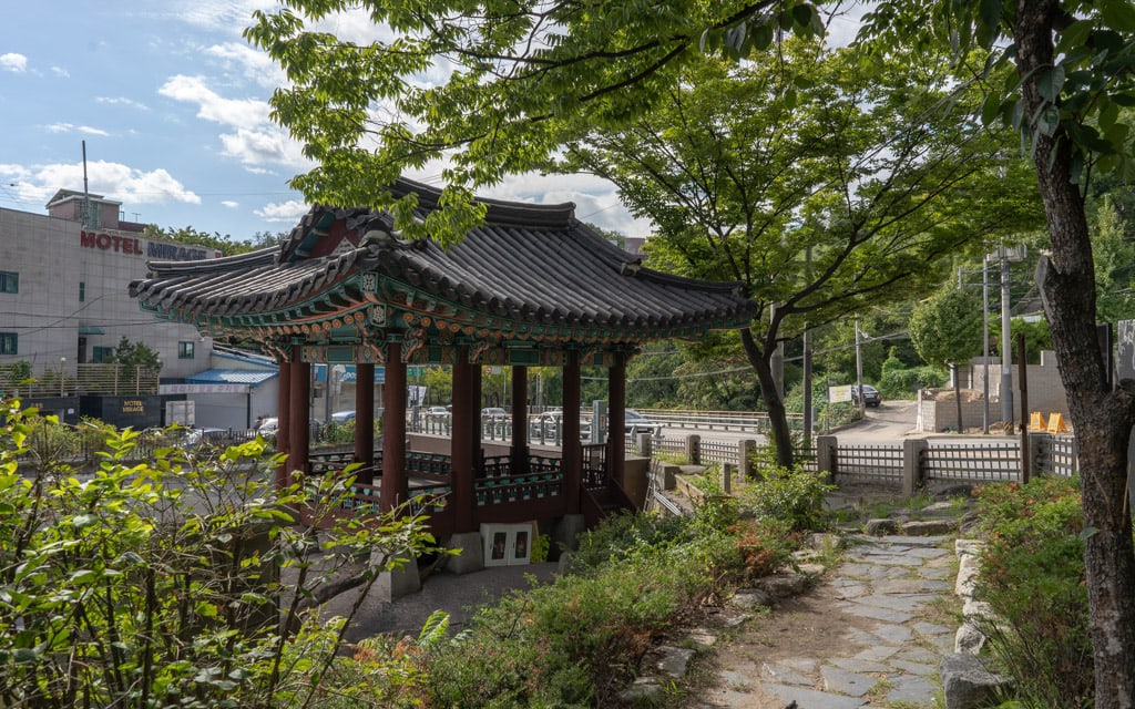 A road and a motel adjacent to the small pavilion, Segeomjeong Pavilion, Seoul, Korea