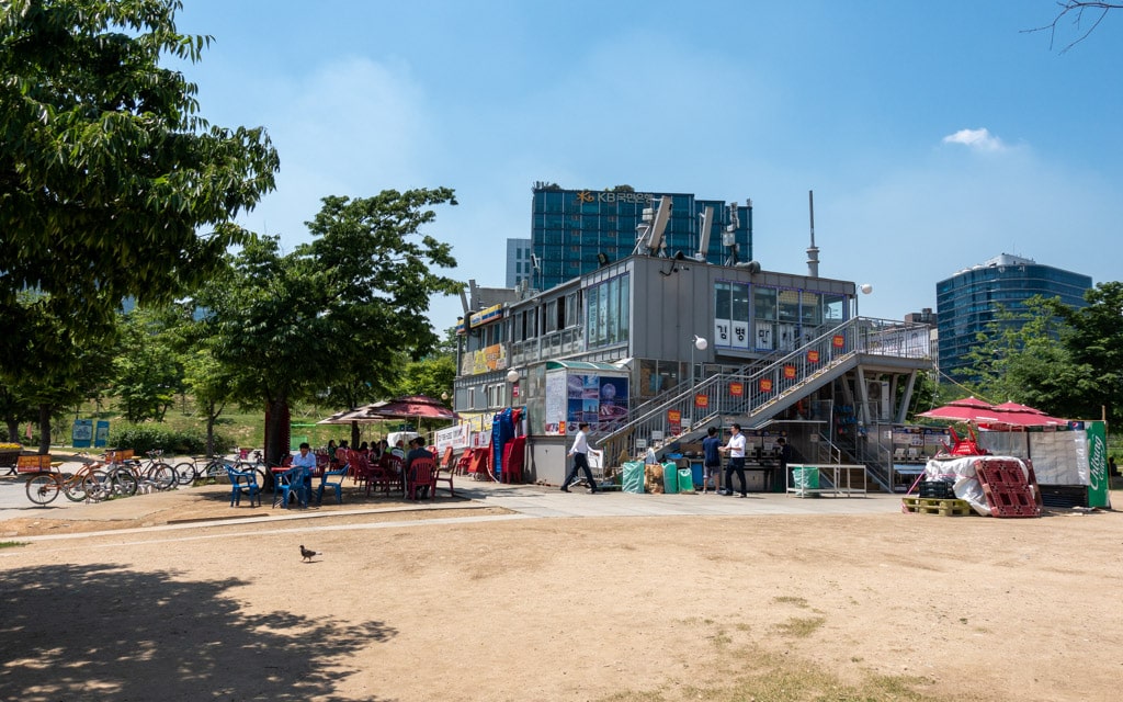 One of the convenience stores found at the park