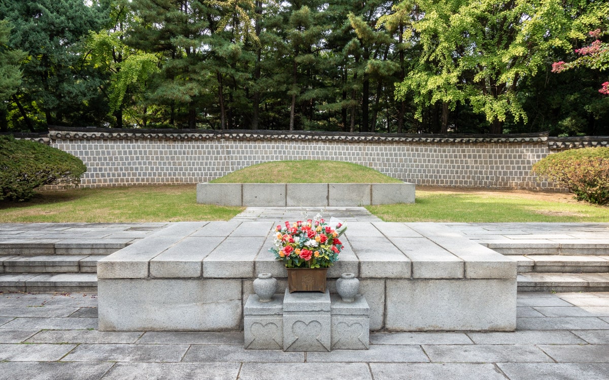 The grave of An Chang-ho, Dosan Park, Seoul, Korea