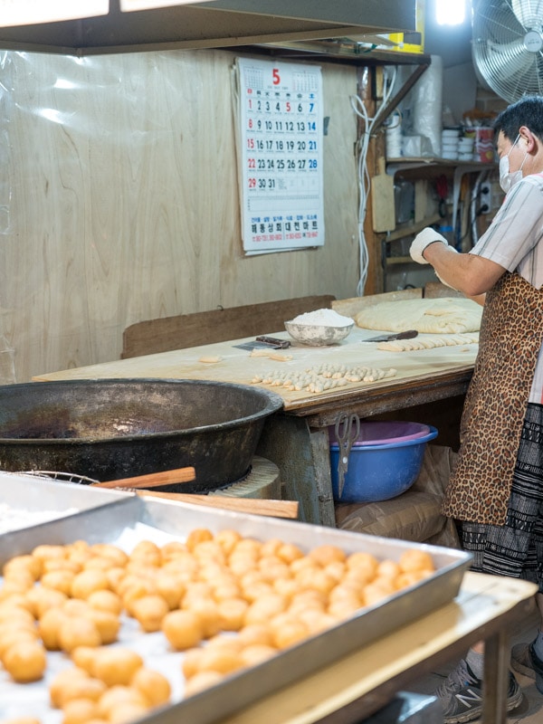 Frying dough, Yeongcheon Market, Seoul, Korea