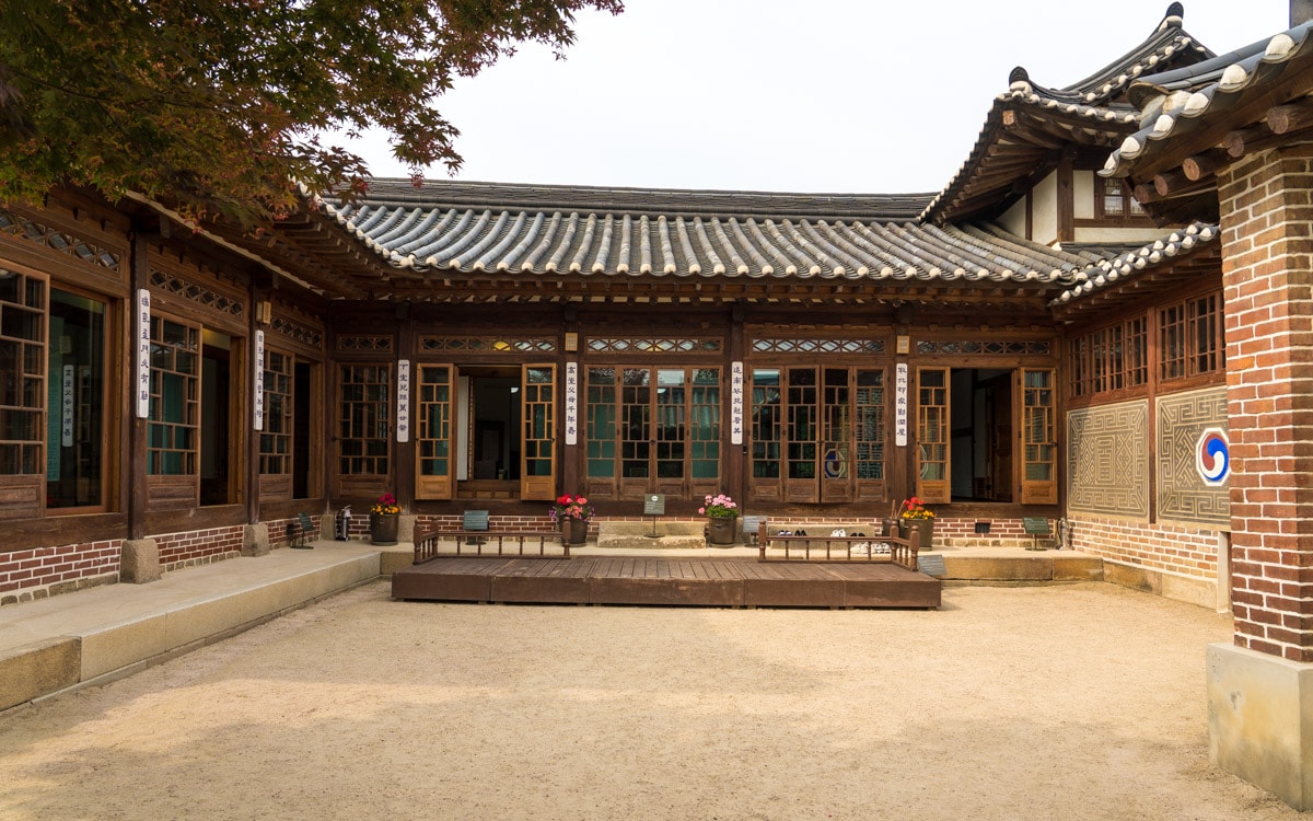 Anchae (women’s quarters), Baek In-je House Museum, Seoul, Korea