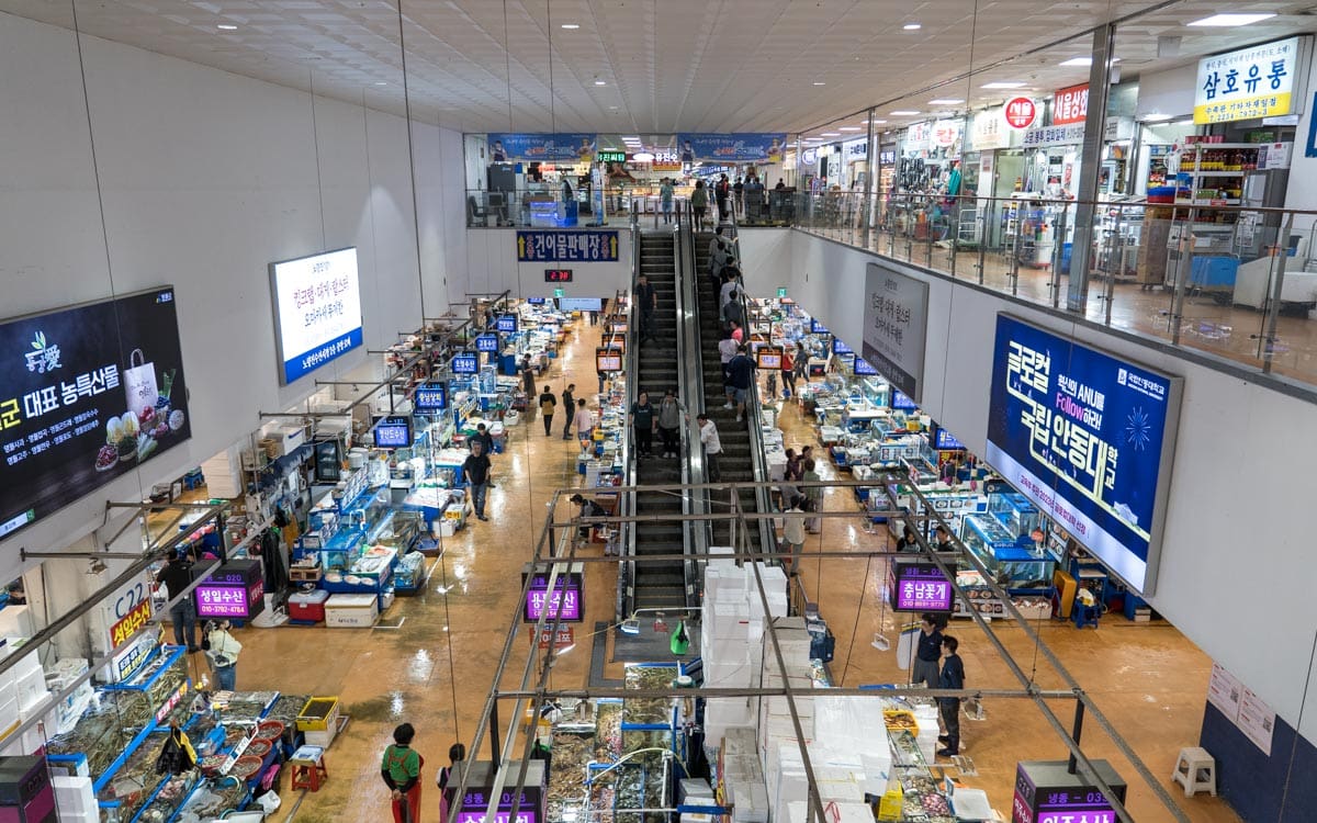 Interior of Noryangjin Fisheries Wholesale Market in Seoul, Korea
